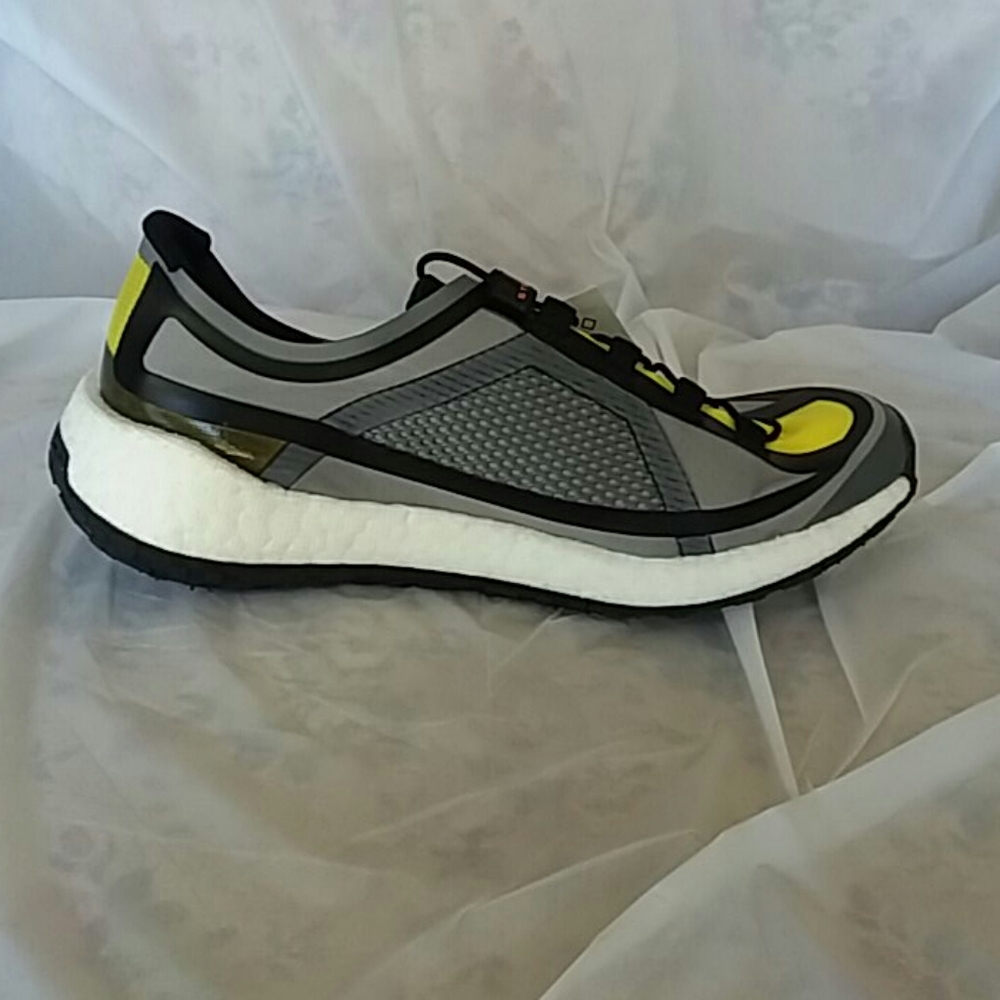 HPx2🎉Adidas by Stella McCartney Pulse Boost Running shoe 5, 5.5, 6.5 nwt
